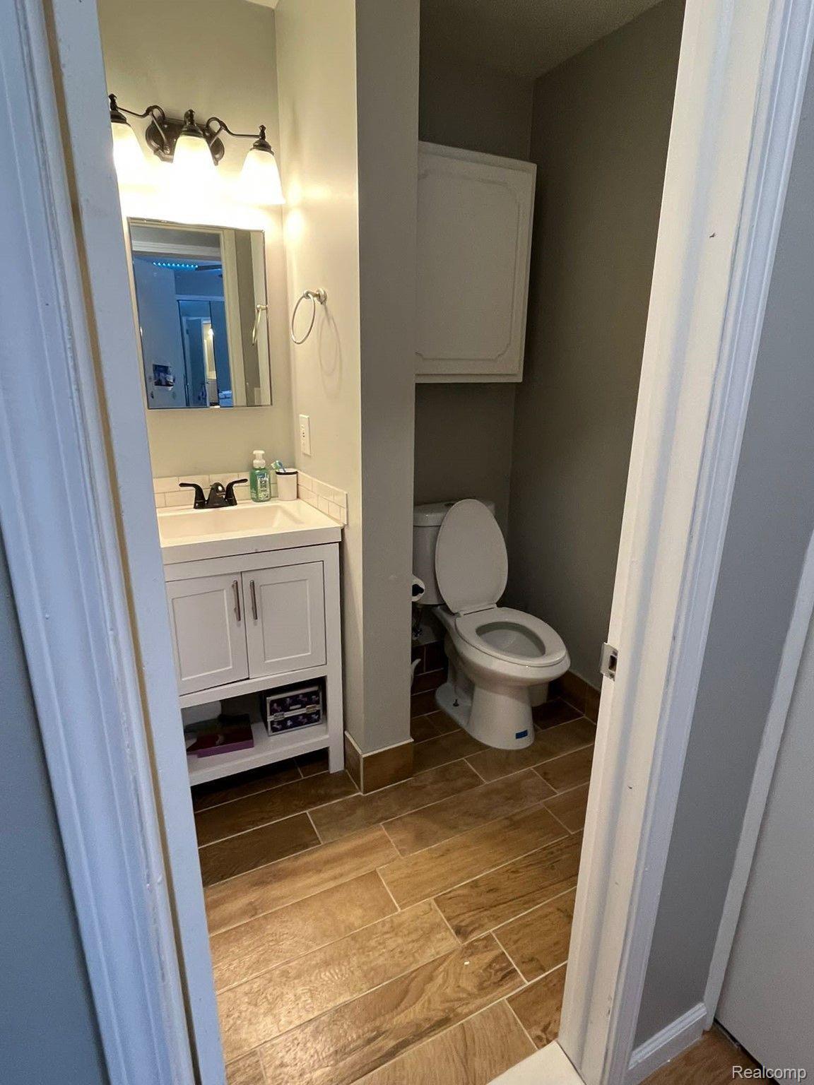 1403 Oakbrook E Drive Rochester, MI 48307 - Photo 11 of 16 Gallery Image 11