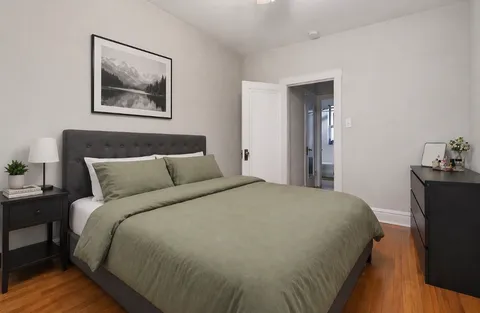 $159,000 | 242 South Maple Avenue, Unit 1W, Oak Park, IL 60302