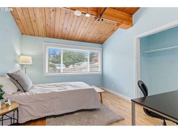 $1,250,000 | 19824 South Butte Road, Beavercreek, OR 97004