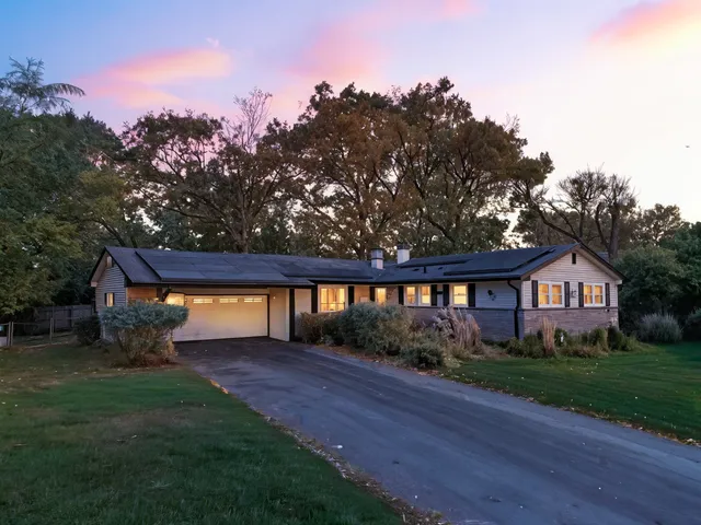 $325,000 | 491 Maple Avenue, Carpentersville, IL 60110