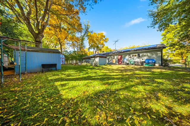 $325,000 | 491 Maple Avenue, Carpentersville, IL 60110