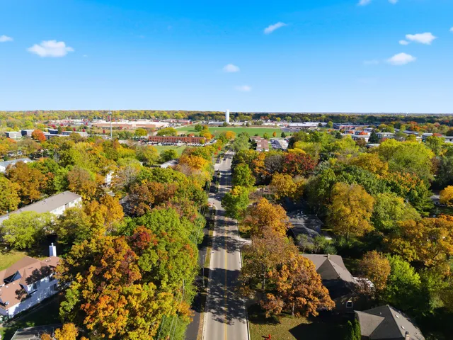 $325,000 | 491 Maple Avenue, Carpentersville, IL 60110