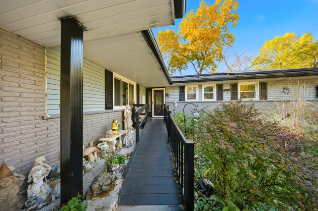 $325,000 | 491 Maple Avenue, Carpentersville, IL 60110