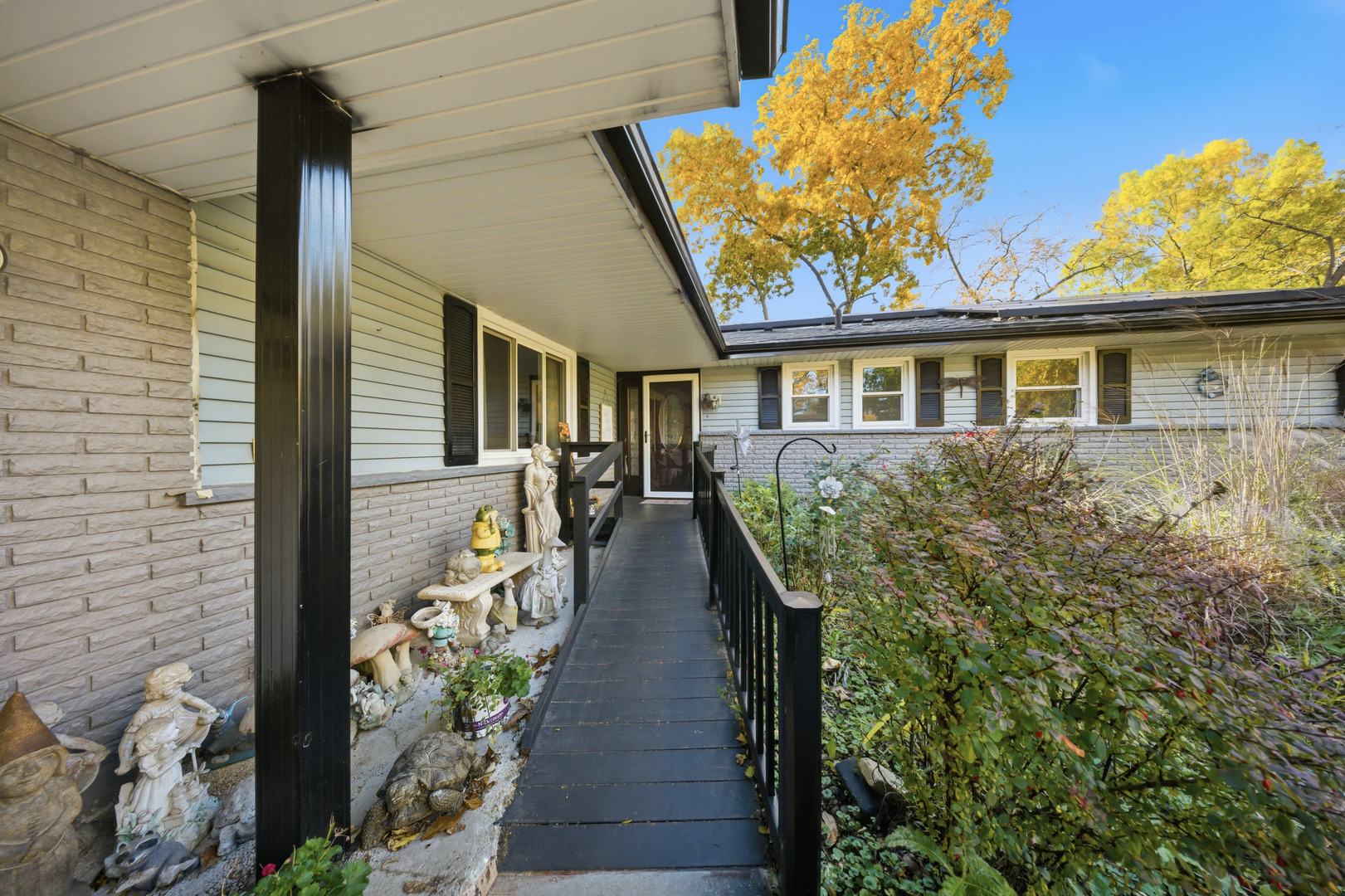 491 Maple Avenue Carpentersville, IL 60110 - Photo 3 of 33 a view of a house with balcony