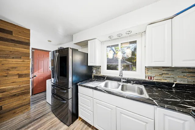 $325,000 | 491 Maple Avenue, Carpentersville, IL 60110