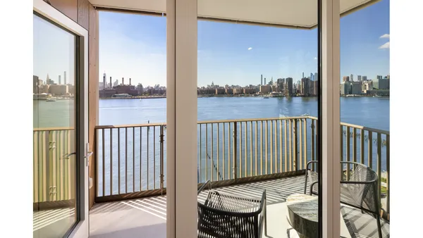 $4,675 | 18 India Street, Unit 442P | Greenpoint