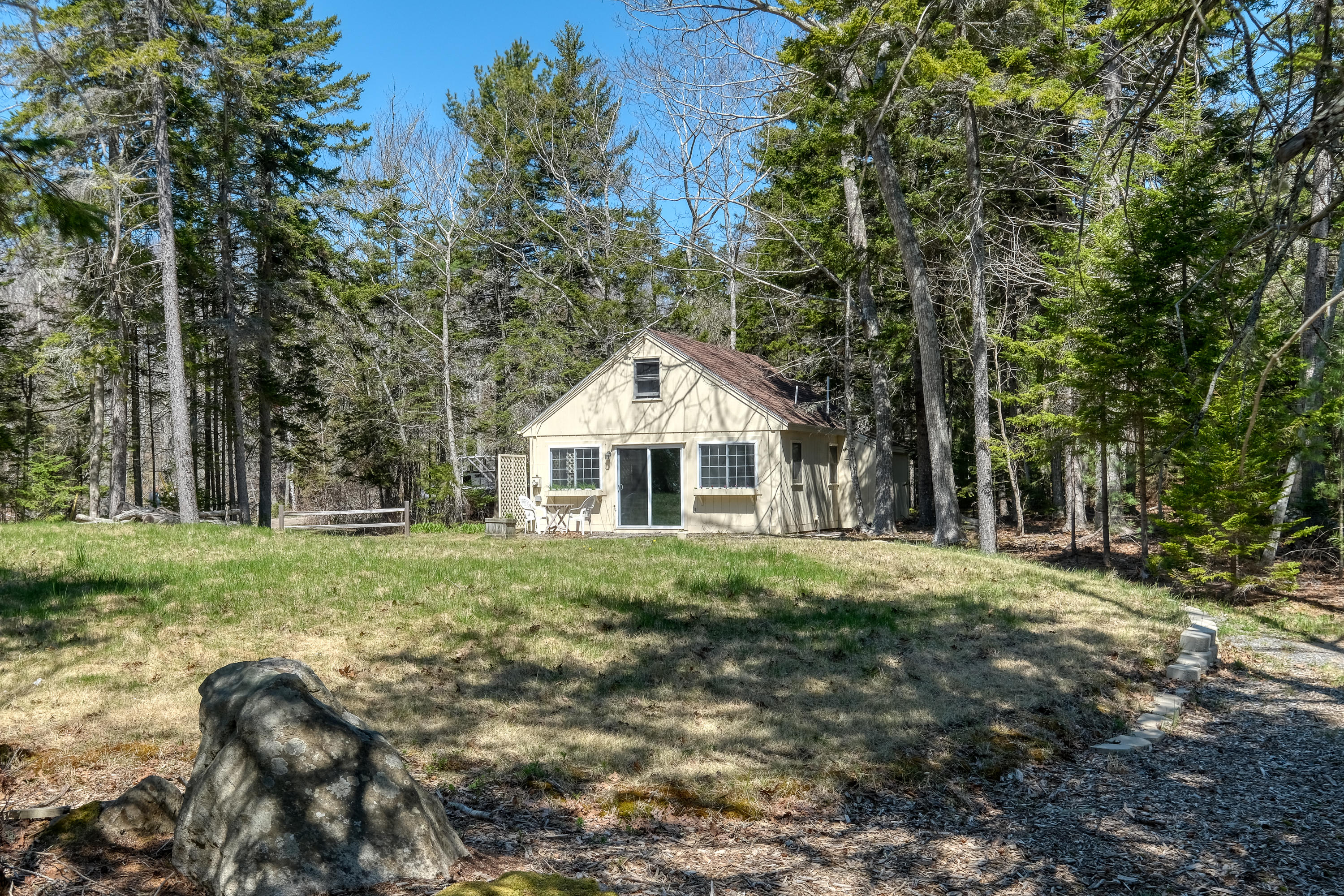 24 Hiawatha Road East Boothbay, ME 04544 - Photo 6 of 33 20210427_24_Hiawatha_8609