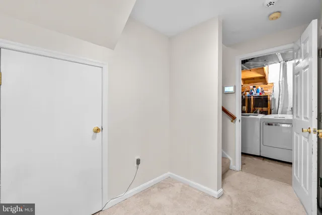 a view of utility room