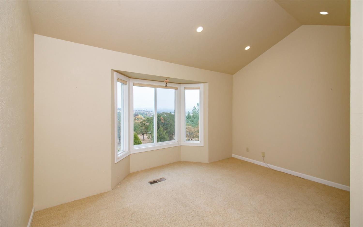 3800 Walker Creek Road Central Point, OR 97502 - Photo 20 of 35 Bedroom 2 on the main level