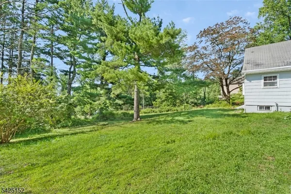 $879,500 | 12 Jessica Lane, Warren, NJ 07059