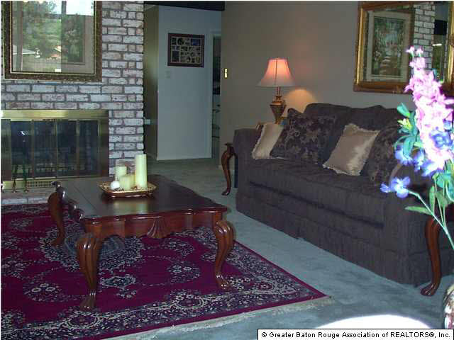 13724 Shady Ridge Avenue Baton Rouge, LA 70817 - Photo 3 of 7 Gallery Image 3
