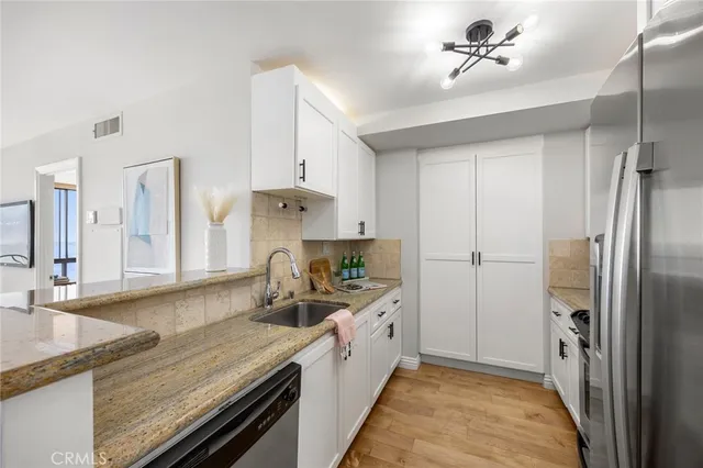 $949,000 | 1750 East Ocean Boulevard, Unit 1405, Long Beach, CA 90802