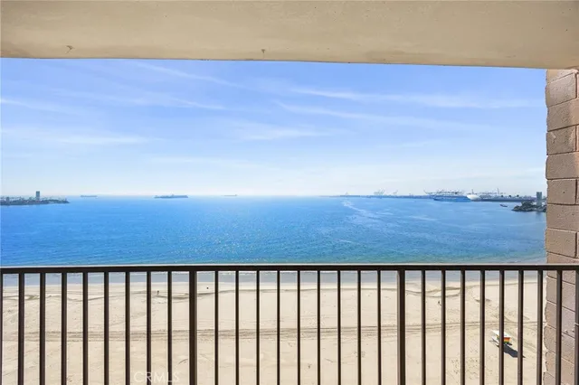 $949,000 | 1750 East Ocean Boulevard, Unit 1405, Long Beach, CA 90802