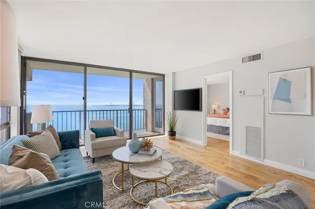 $949,000 | 1750 East Ocean Boulevard, Unit 1405, Long Beach, CA 90802