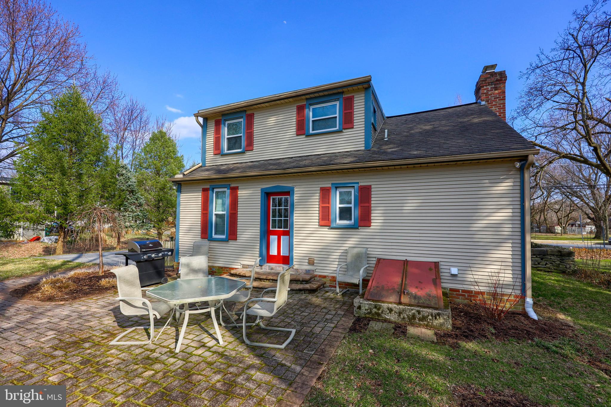 420 North Water Street Lititz, PA 17543 - Photo 13 of 43 a backyard of a house with outdoor seating