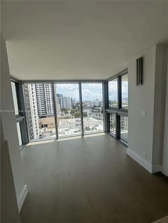 $4,500 | 2655 Collins Avenue, Unit 1204, Miami Beach, FL 33140