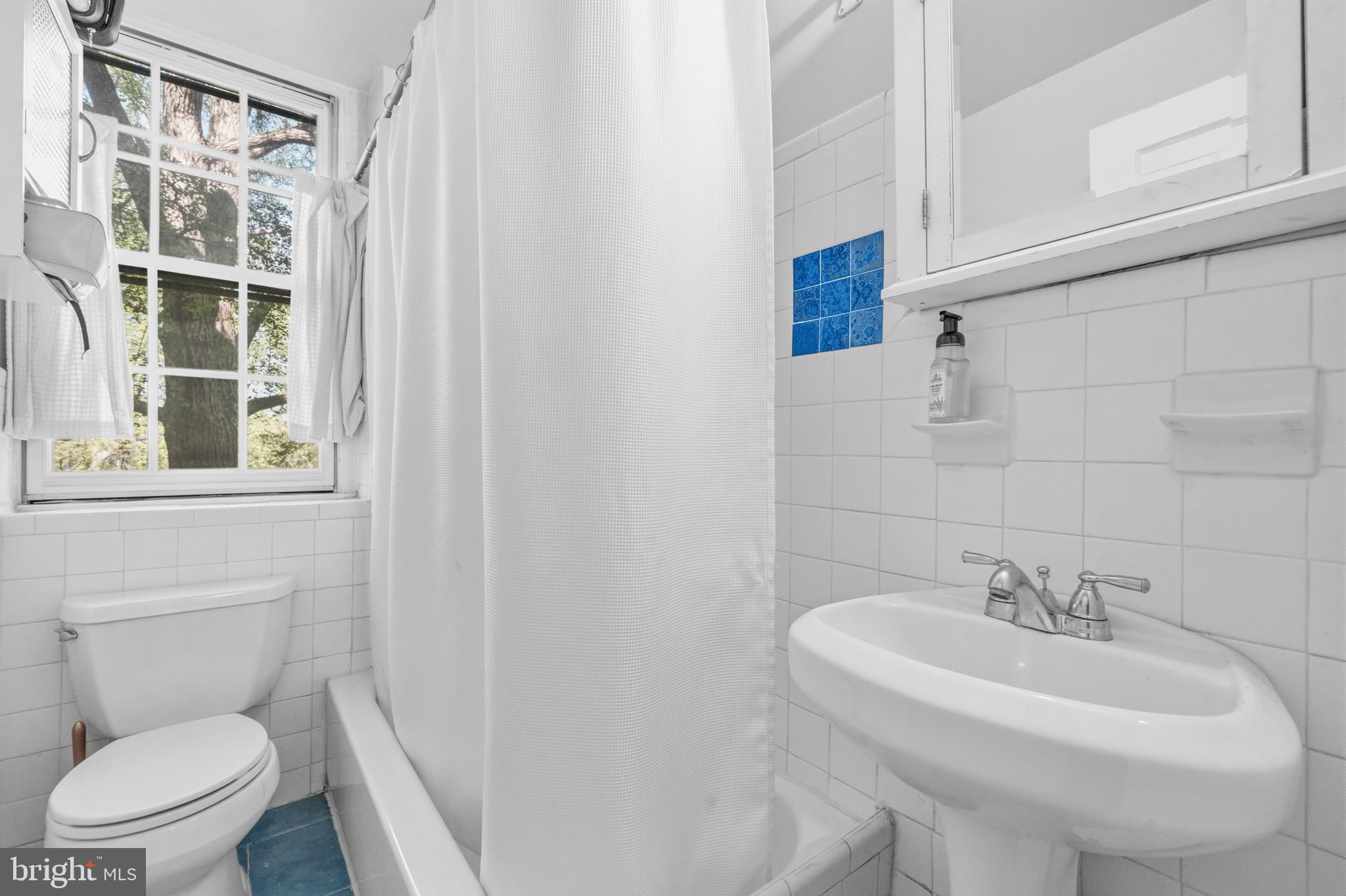 2032 Belmont Road Northwest, Unit 104 Washington, DC 20009 - Photo 13 of 22