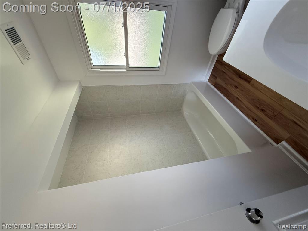 14591 Merriman Road Livonia, MI 48154 - Photo 13 of 25