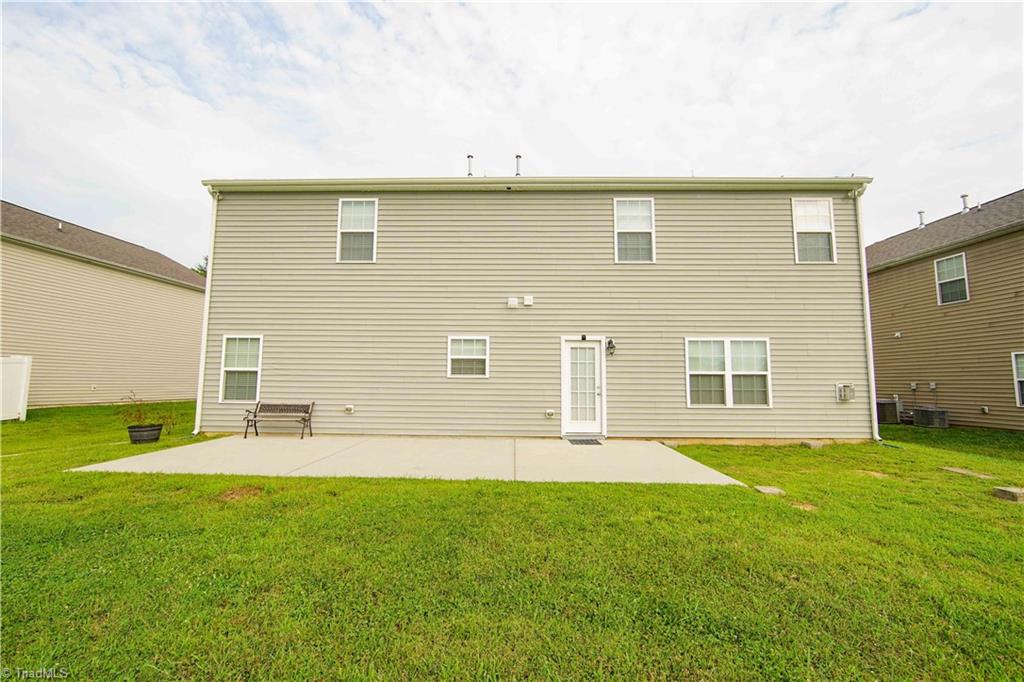 3231 Grandview Club Road Pfafftown, NC 27040 - Photo 4 of 34 Gallery Image 4