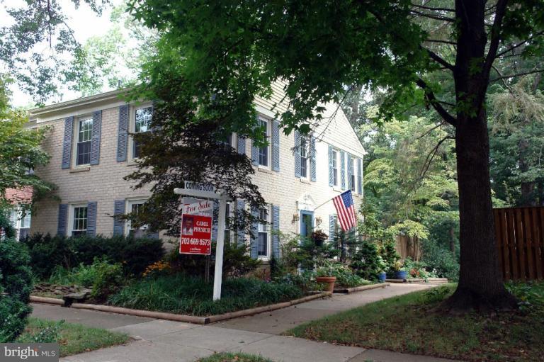 2440 Alsop Court Reston, VA 20191 - Photo 21 of 21 front view of a house with a tree