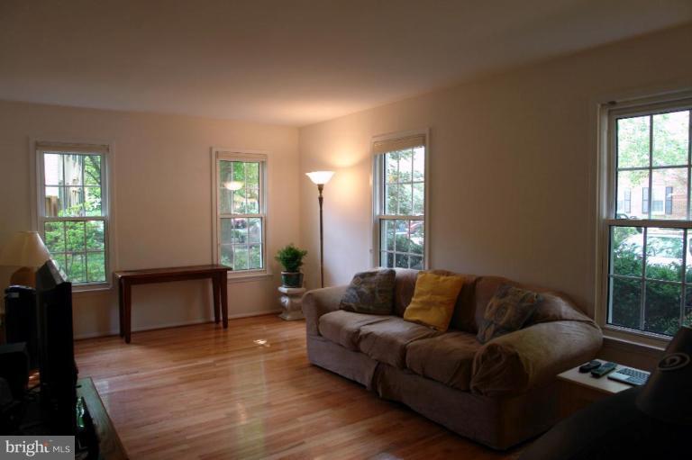 2440 Alsop Court Reston, VA 20191 - Photo 5 of 21 a living room with furniture and a window