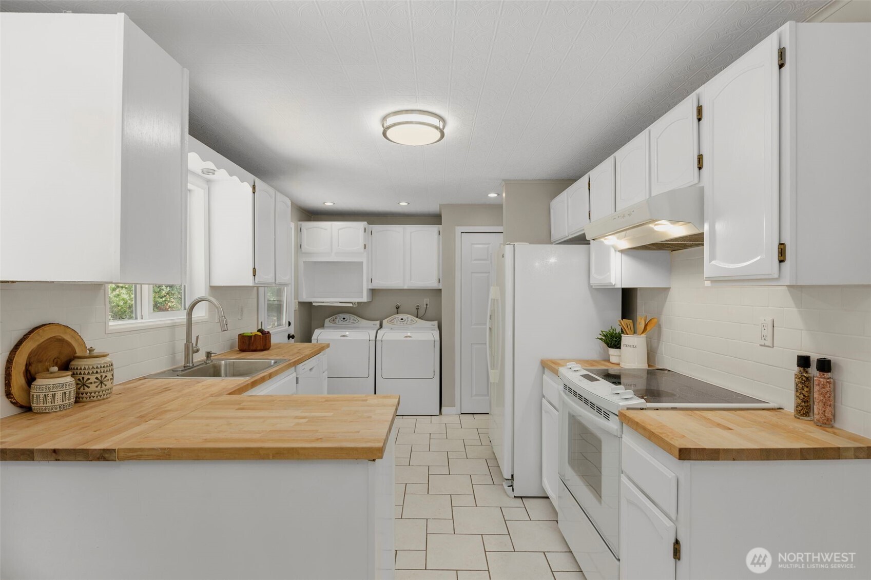 16105 Southeast 113th Place Renton, WA 98059 - Photo 5 of 21 Gallery Image 5