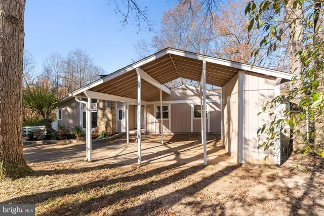 $635,000 | 12610 Westport Lane, Woodbridge, VA 22192