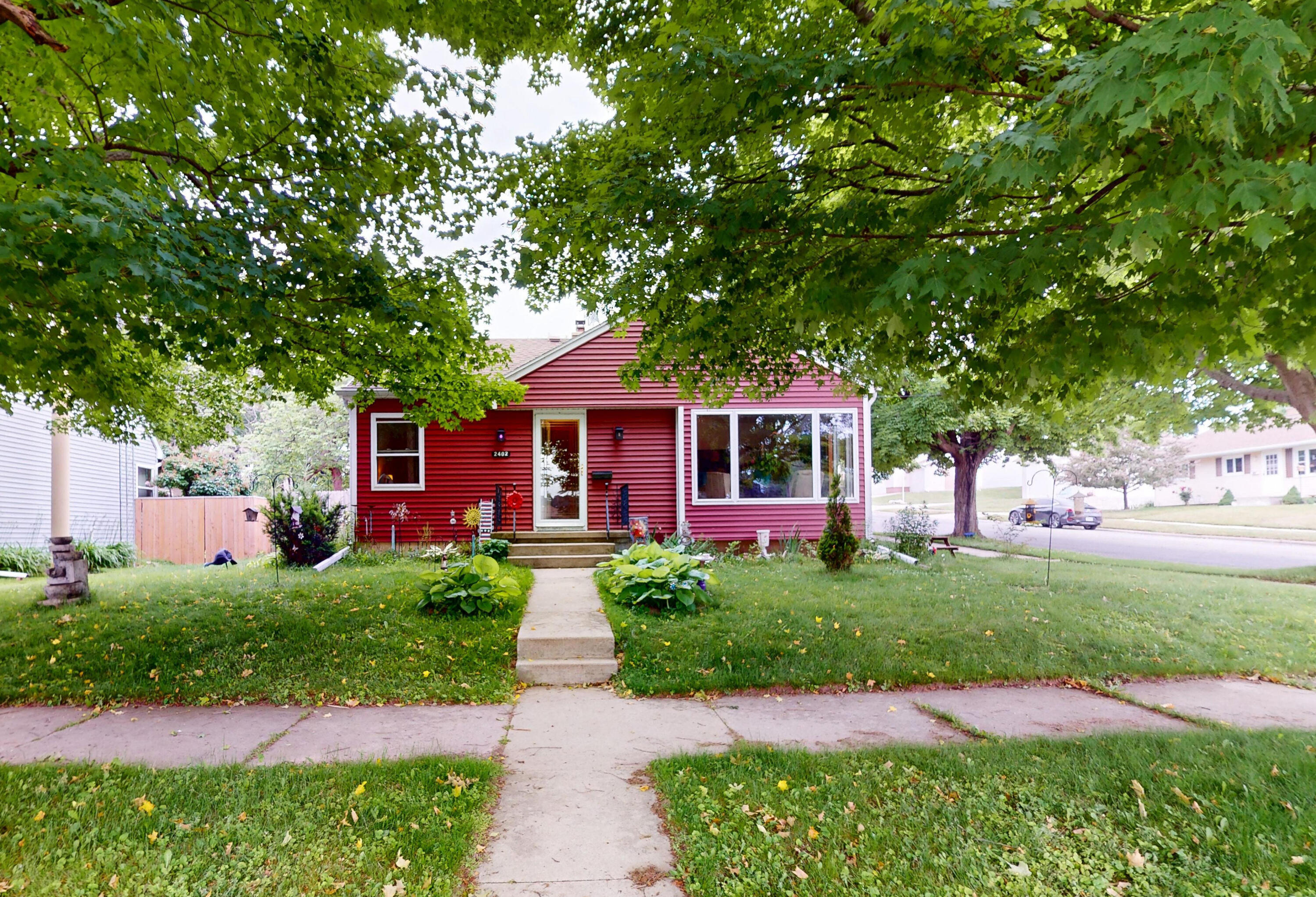 2402 South 9th Street Manitowoc, WI 54220 - Photo 26 of 29 Exterior Front
