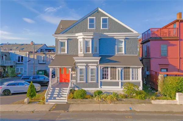 $2,600 | 12 Catherine Street, Unit 3, Newport, RI 02840