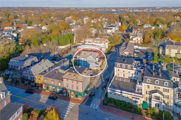 $2,600 | 12 Catherine Street, Unit 3, Newport, RI 02840