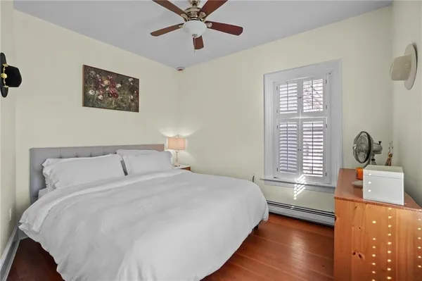 $2,600 | 12 Catherine Street, Unit 3, Newport, RI 02840