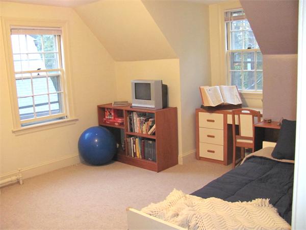 38 Clearwater Road Brookline, MA 02467 - Photo 11 of 17