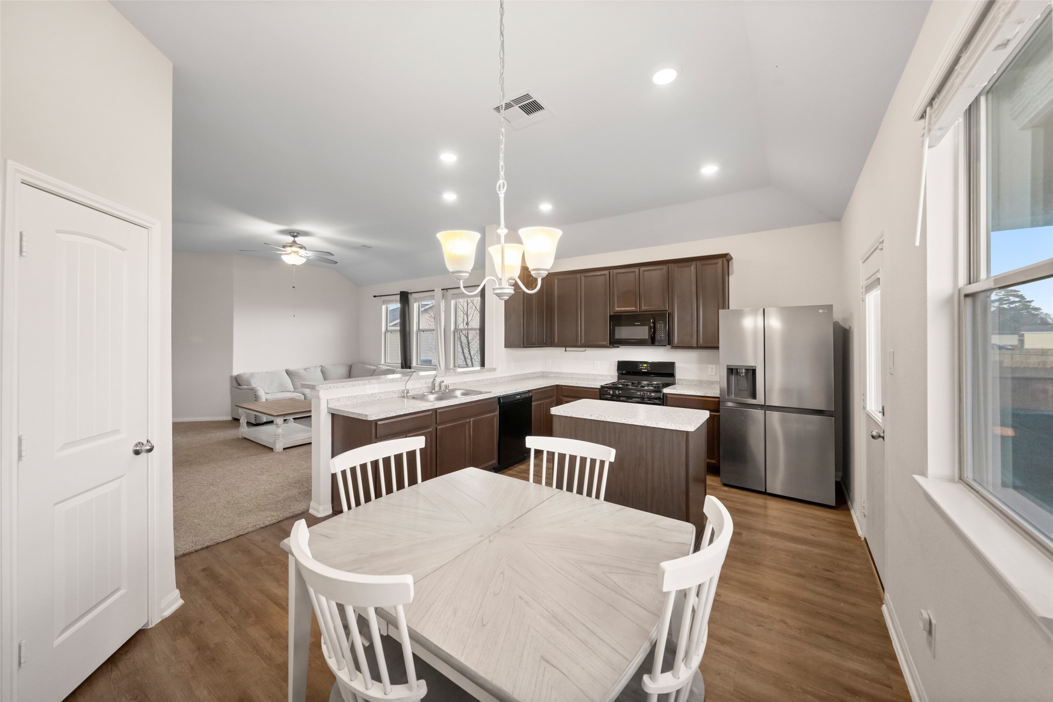 14156 Kamilia Road Conroe, TX 77306 - Photo 13 of 33