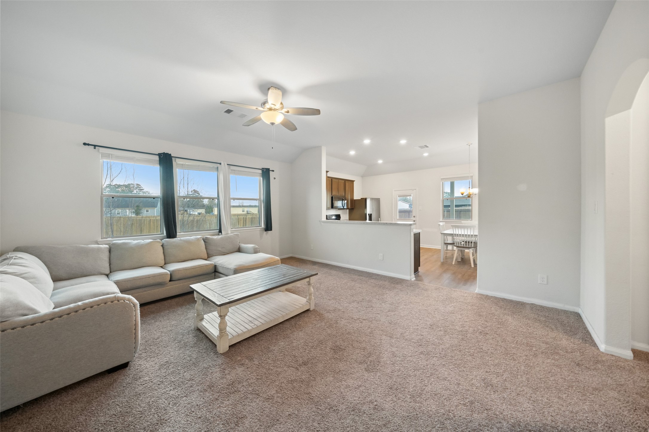 14156 Kamilia Road Conroe, TX 77306 - Photo 4 of 33