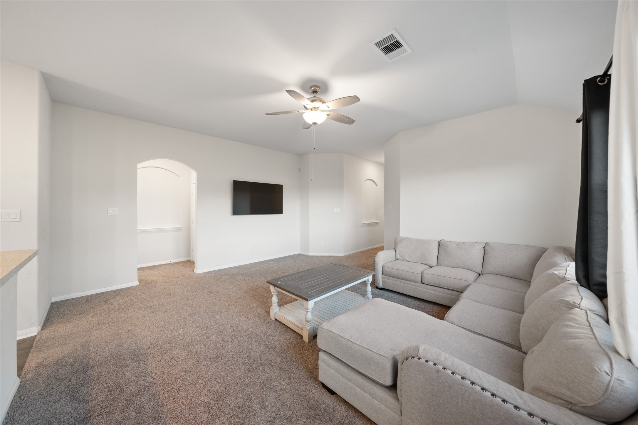 14156 Kamilia Road Conroe, TX 77306 - Photo 8 of 33