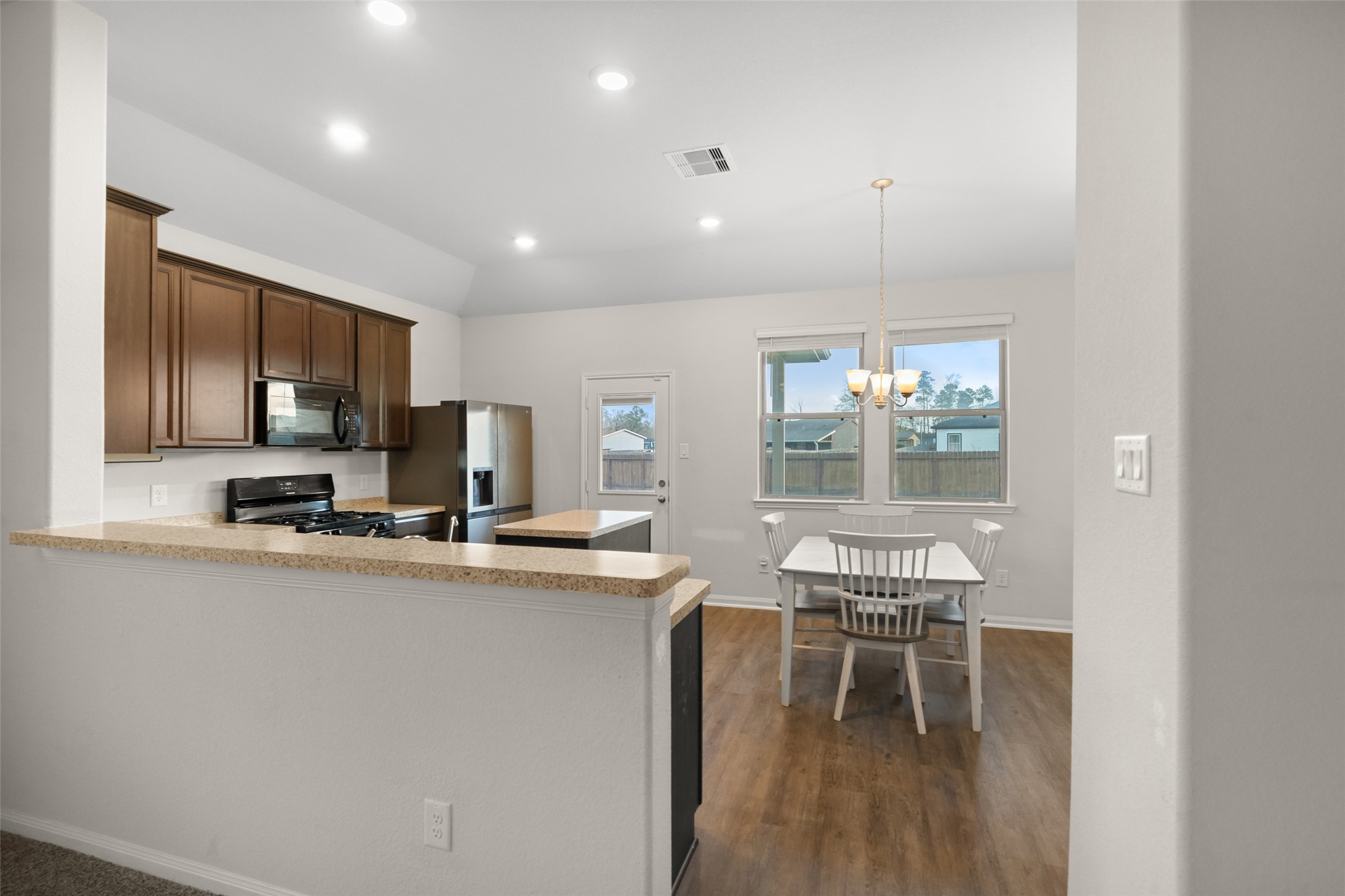 14156 Kamilia Road Conroe, TX 77306 - Photo 9 of 33