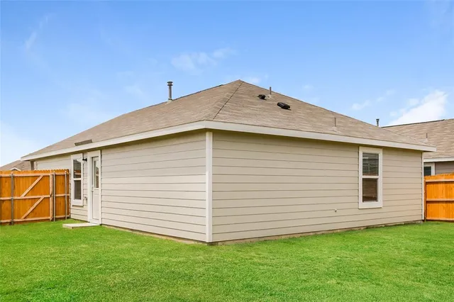 $1,645 | 2909 Greenhorn Avenue, Crandall, TX 75114