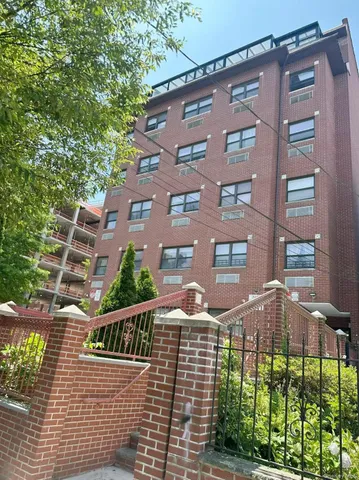 $598,000 | 46-06 88th Street, Unit 5B | Elmhurst