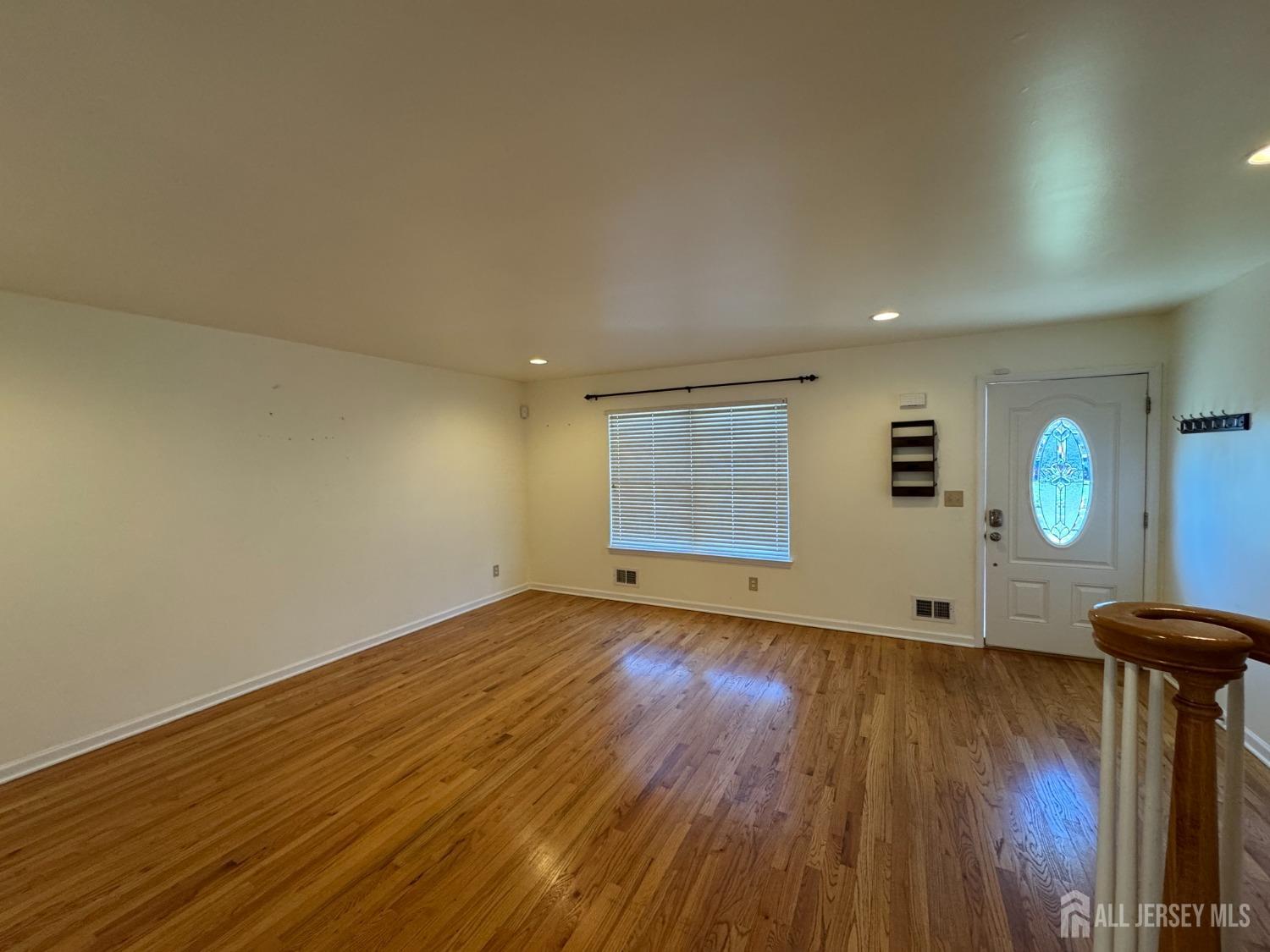 202 Runyon Avenue Middlesex, NJ 08846 - Photo 4 of 30