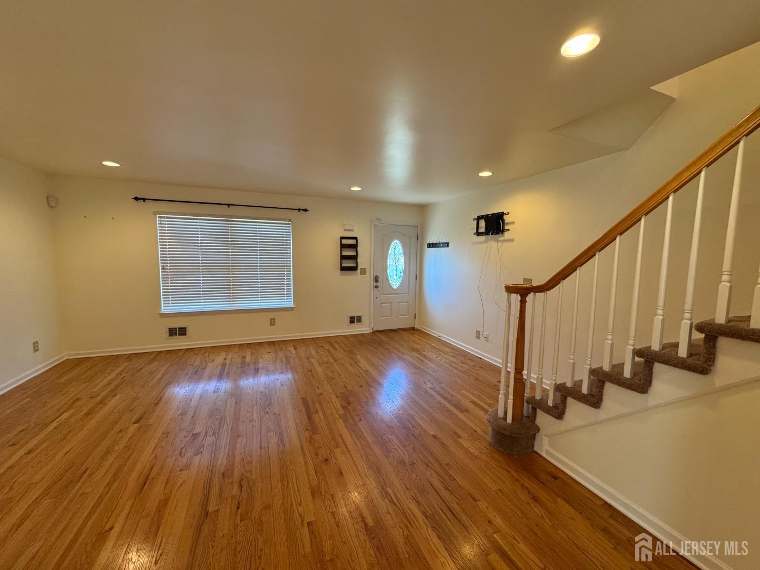 202 Runyon Avenue Middlesex, NJ 08846 - Photo 5 of 30