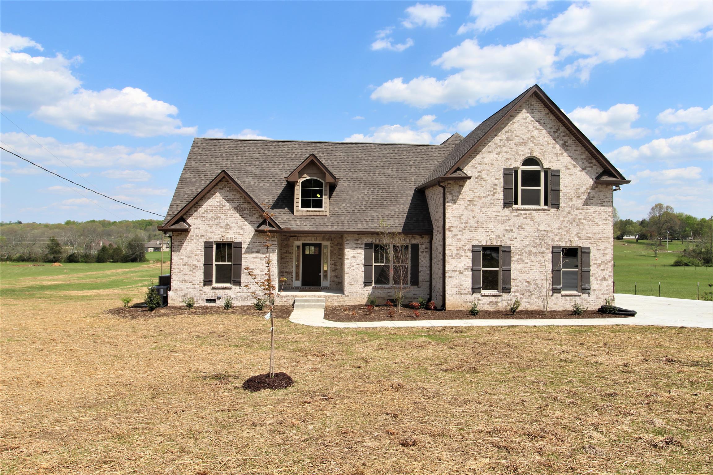 2521 Turner Road Watertown, TN 37184 - Photo 1 of 23 a front view of a house with yard