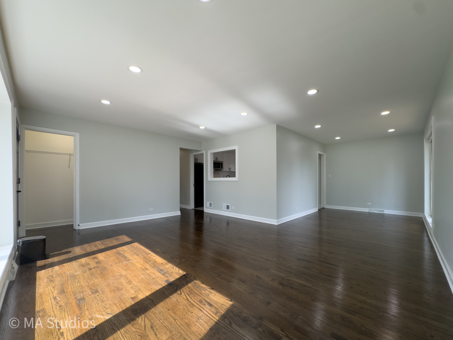 4256 Golf Road Skokie, IL 60076 - Photo 5 of 60 Gallery Image 5