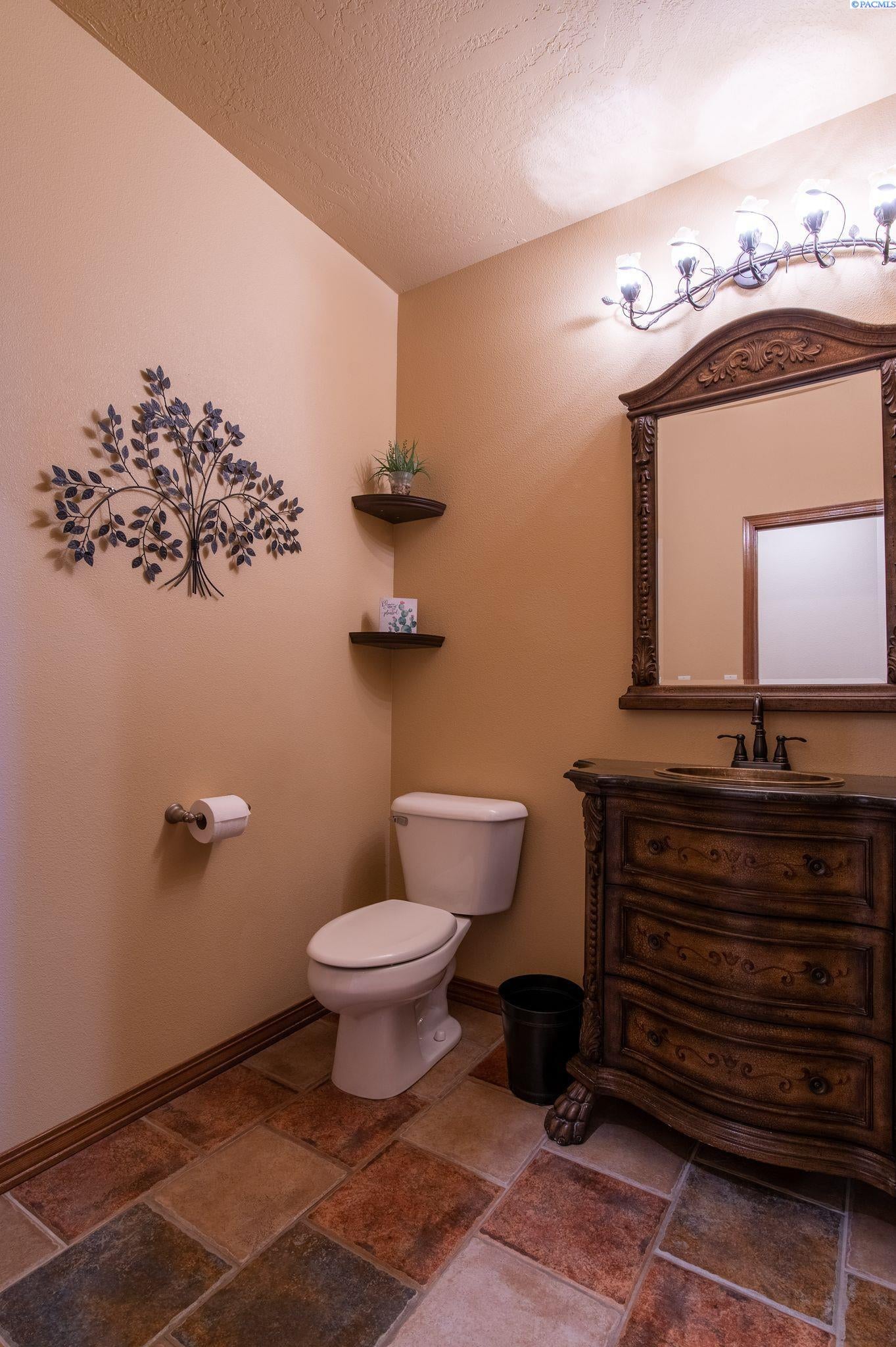 101301 East Ridgeview Drive Kennewick, WA 99338 - Photo 13 of 29 Gallery Image 13