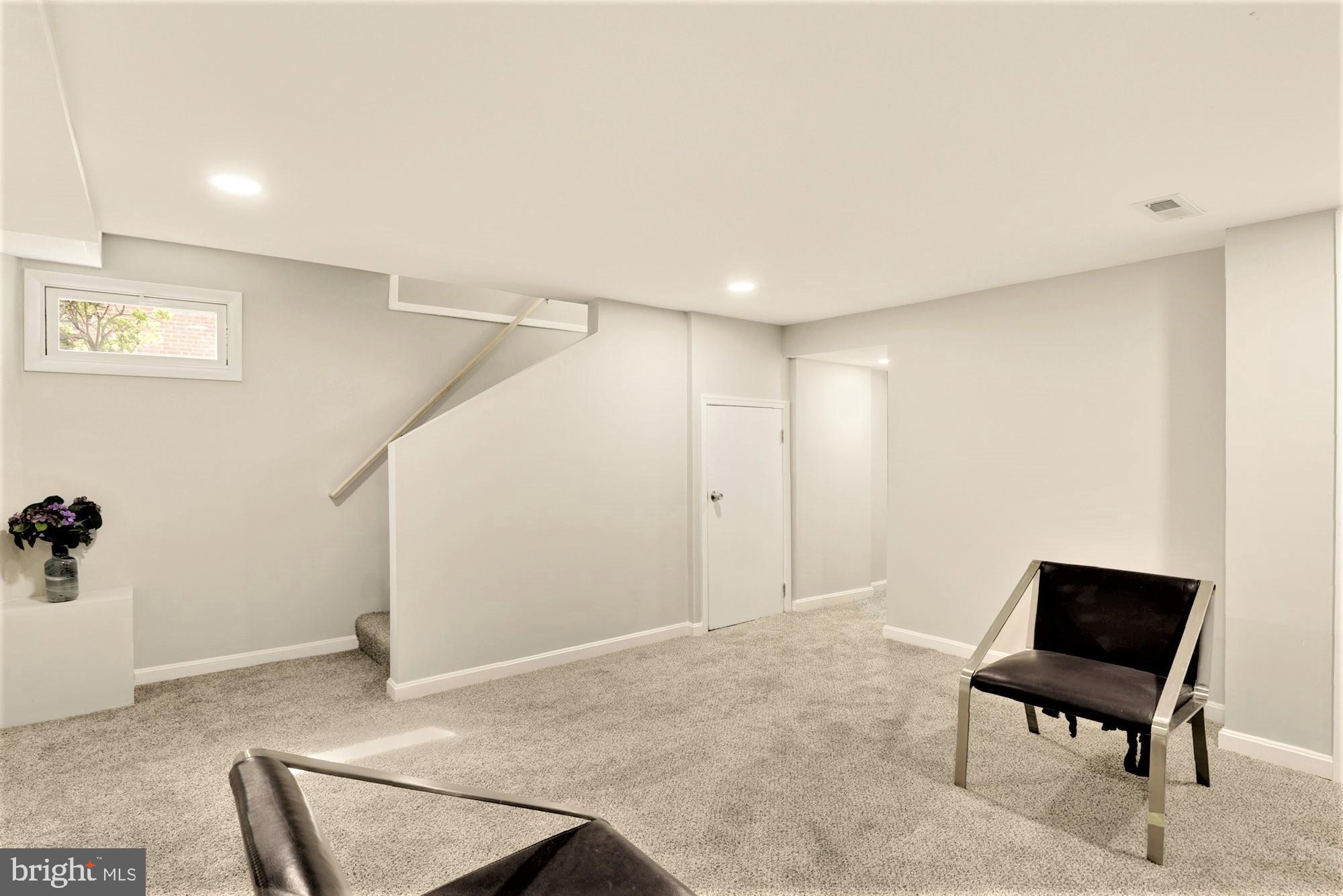 1120 Hollen Road Baltimore, MD 21239 - Photo 21 of 23 Family Room