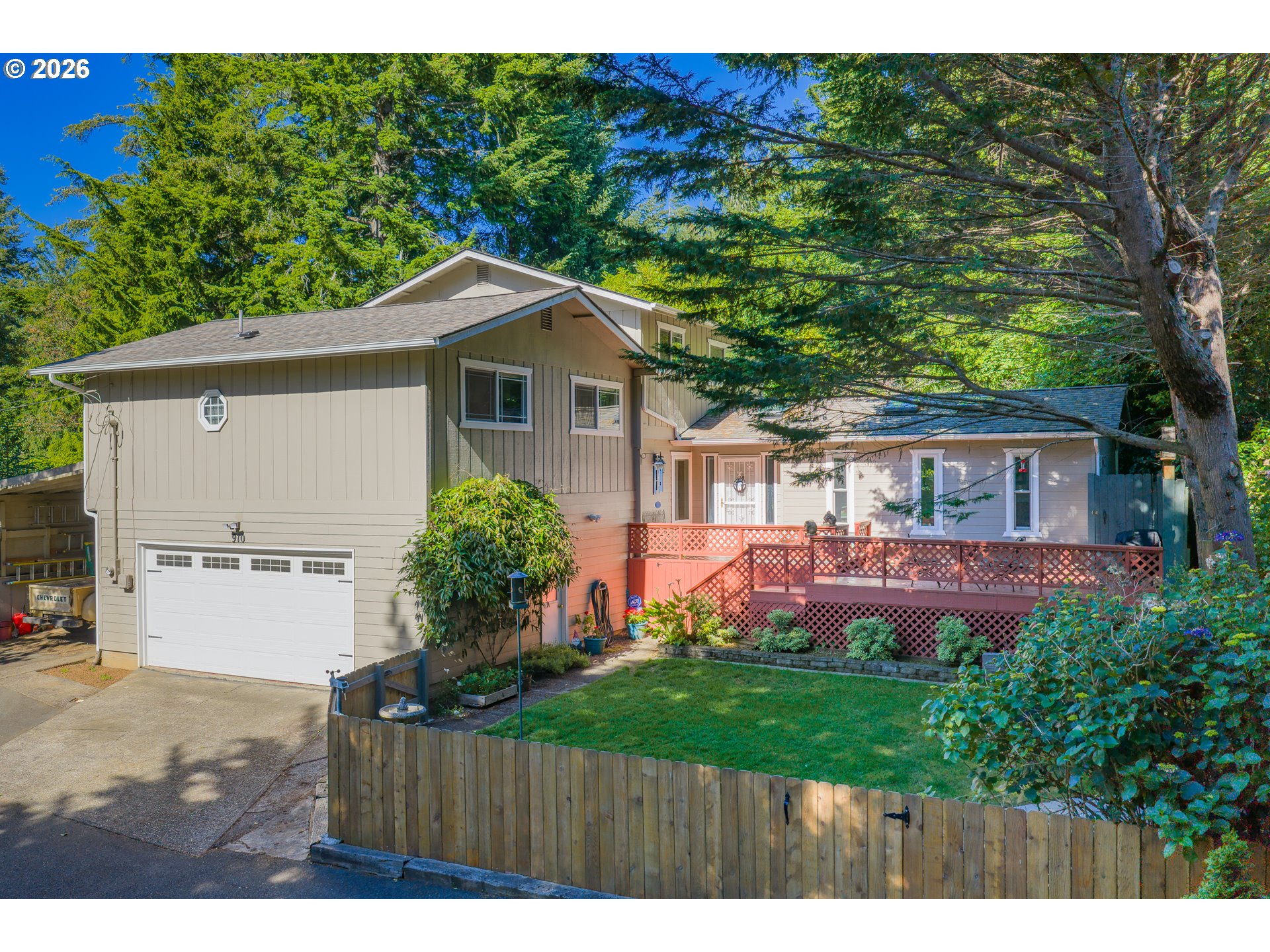 910 North 8th Street Coos Bay, OR 97420 - Photo 1 of 48