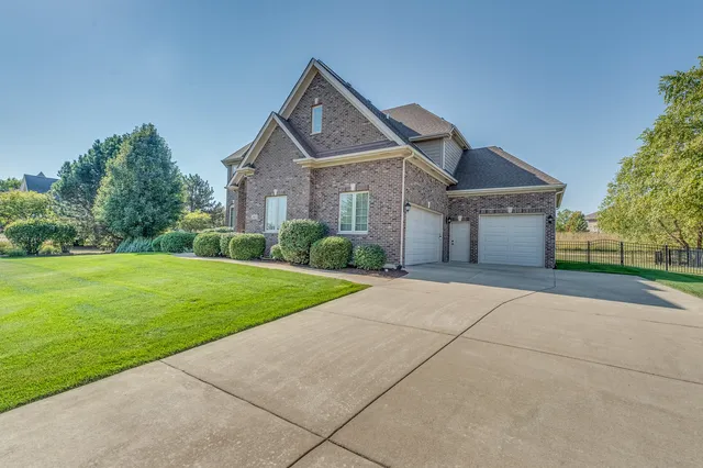 $870,000 | 2918 Hapner Way, Batavia, IL 60510