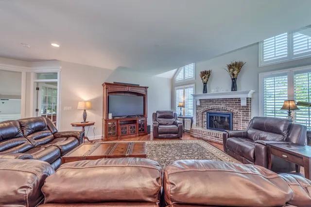 $870,000 | 2918 Hapner Way, Batavia, IL 60510