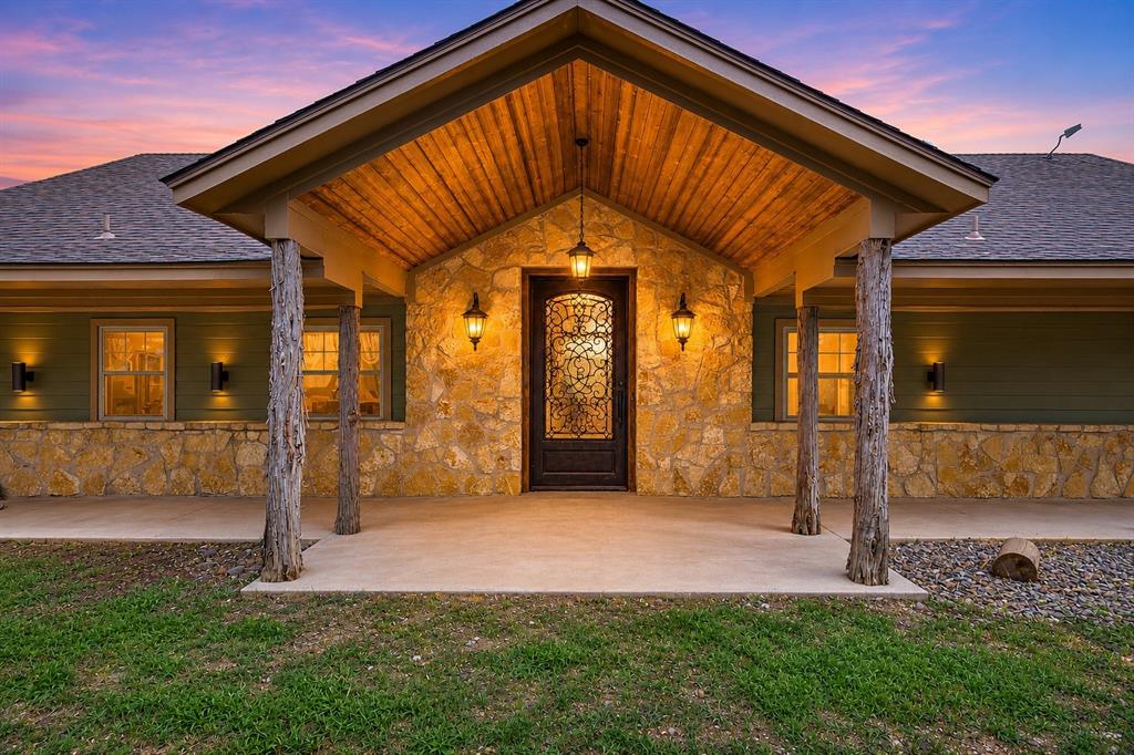 722 3 Skillet Road Springtown, TX 76082 - Photo 2 of 40