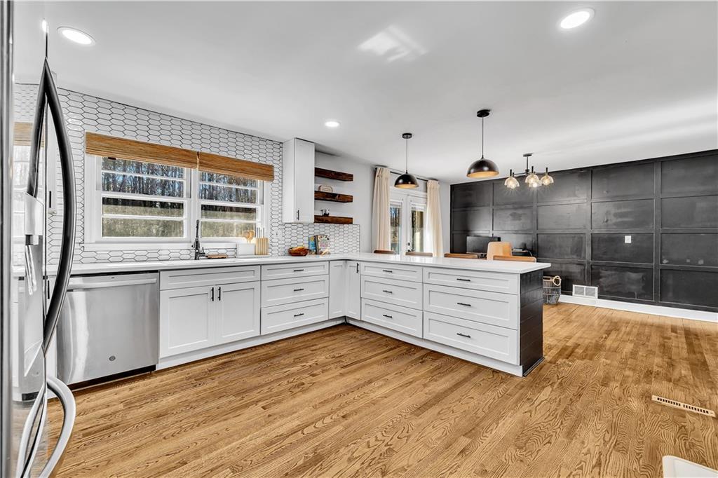 715 Woodvalley Road Southwest Mableton, GA 30126 - Photo 16 of 36