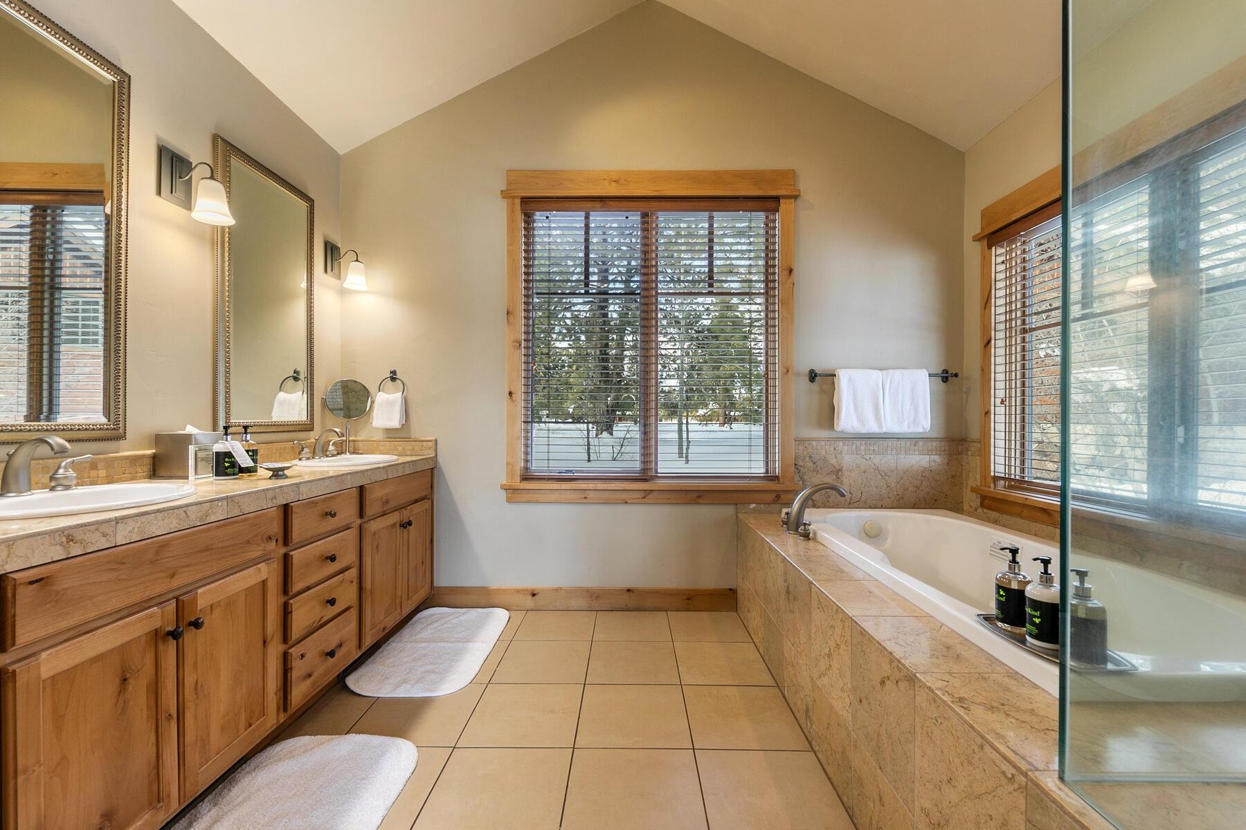 12339 Lookout Loop, Unit F0638 Truckee, CA 96161 - Photo 16 of 27